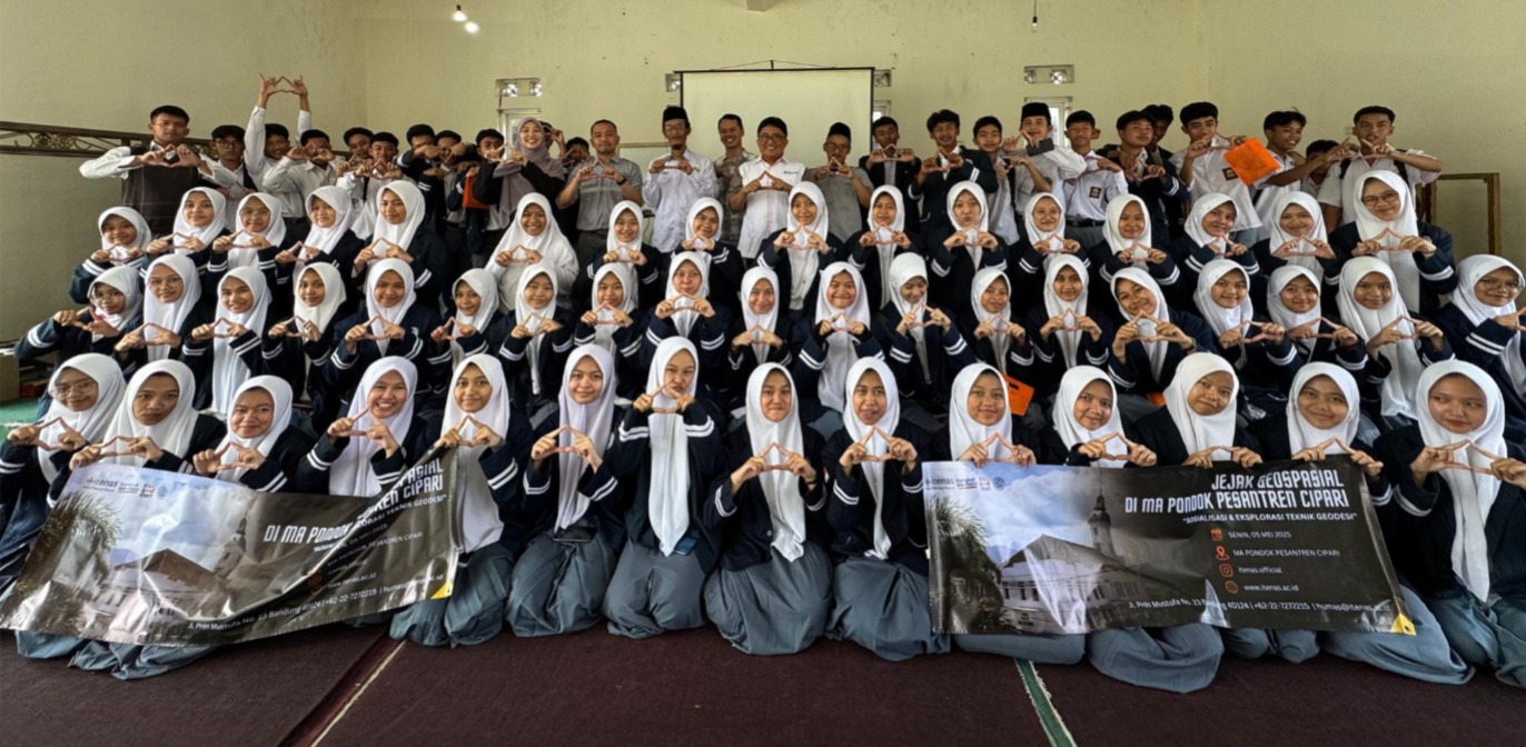 Pengenalan Teknologi Geospasial oleh Teknik Geodesi Itenas dalam Kegiatan Pengabdian Masyarakat di Pesantren Cipari Kab. Garut