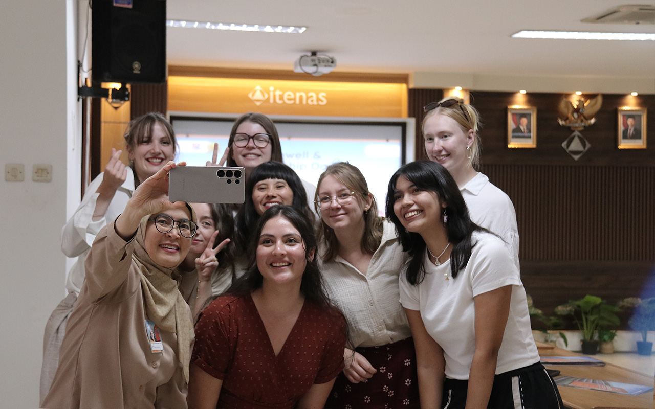 Itenas Bandung Lepas Mahasiswa Magdeburg-Stendal University of Applied Sciences, Jerman