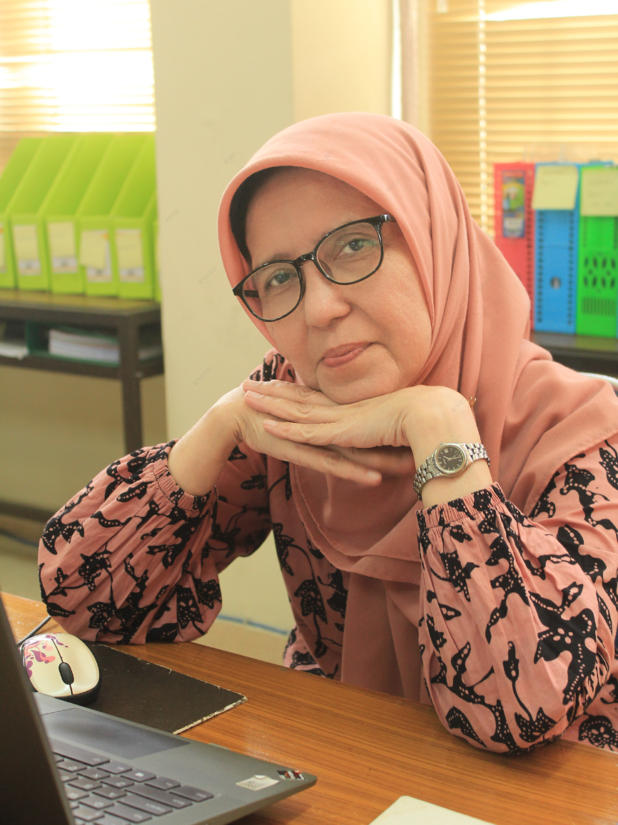 Staf Institut Teknologi Nasional Bandung Program Studi  - Prof. Dr.Ir.,        ETIH HARTATI M.T.