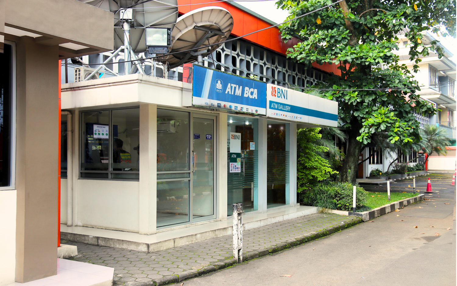 ATM & Bank Itenas