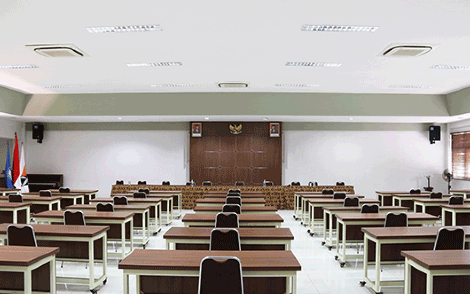 Ruang Seminar Fakultas Itenas
