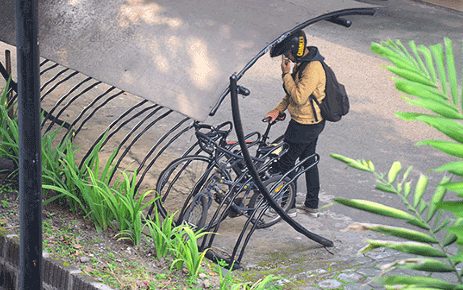 Area Parkir Sepeda Itenas