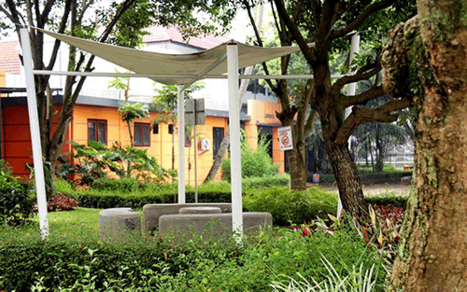 Area Komunal Cafetaria Itenas