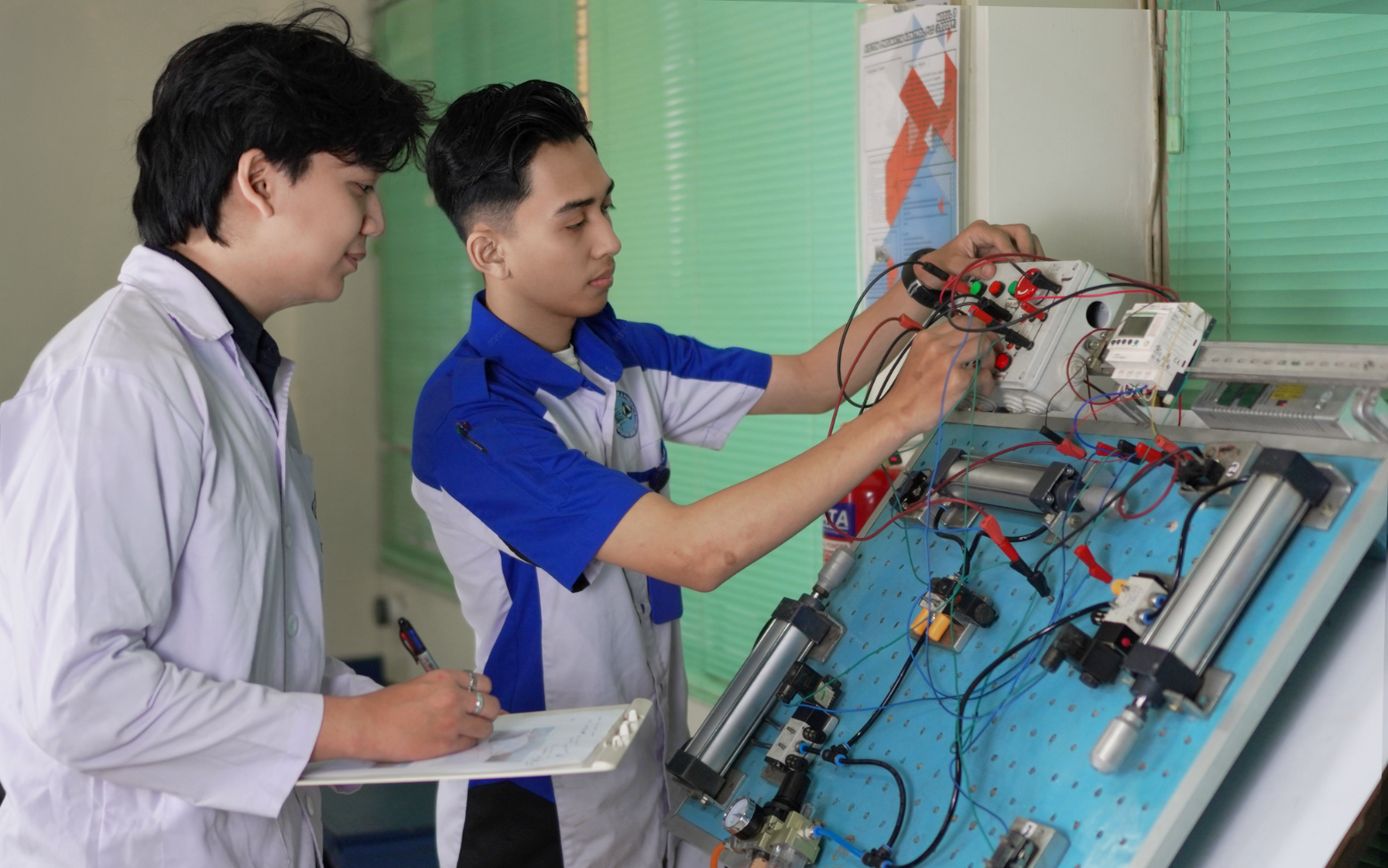 Lab. Hydrolik dan Penumatik