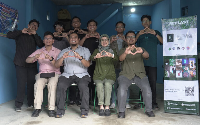 Itenas Kunjungi Tempat Produksi Replast Lab: Apresiasi Inovasi Mahasiswa dan Dorongan Penguatan Edukasi Daur Ulang di Kampus