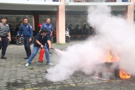 PELATIHAN MITIGASI KEBAKARAN DAN MITIGASI BENCANA ALAM GEMPA BUMI - Institut Teknologi Nasional Bandung